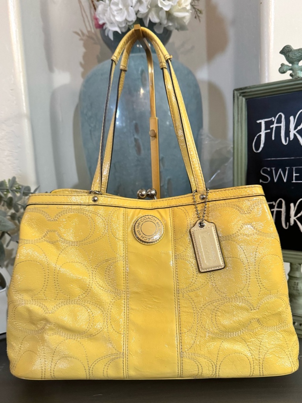 Coach Signature Stitched Patent Leather Kisslock shoulder Bag 2012 (F19215) $398